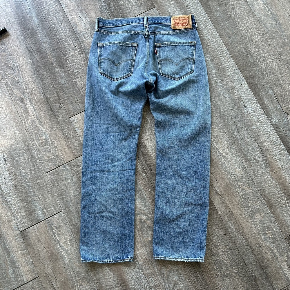 Levi's 501 Jeans Mens 32x30 Button Fly Light Wash Relaxed Straight Leg 2010's